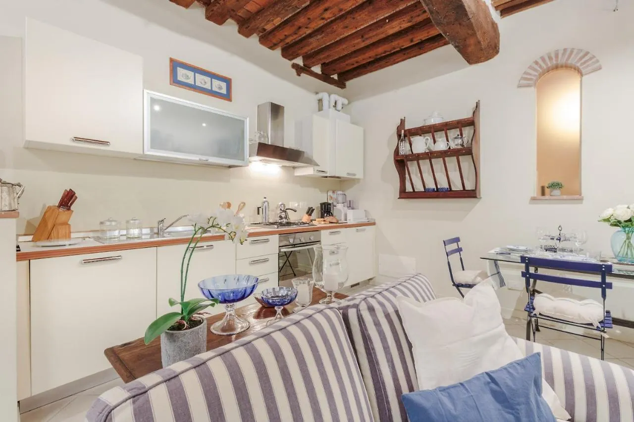 1400'S Apartment, Stylish Smart Ground Floor Apartment Inside Lucca