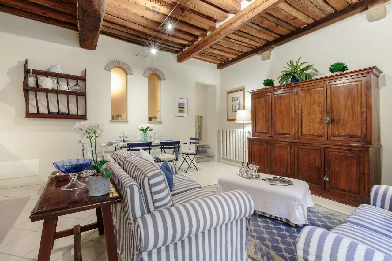1400'S Apartment, Stylish Smart Ground Floor Apartment Inside Lucca Italy