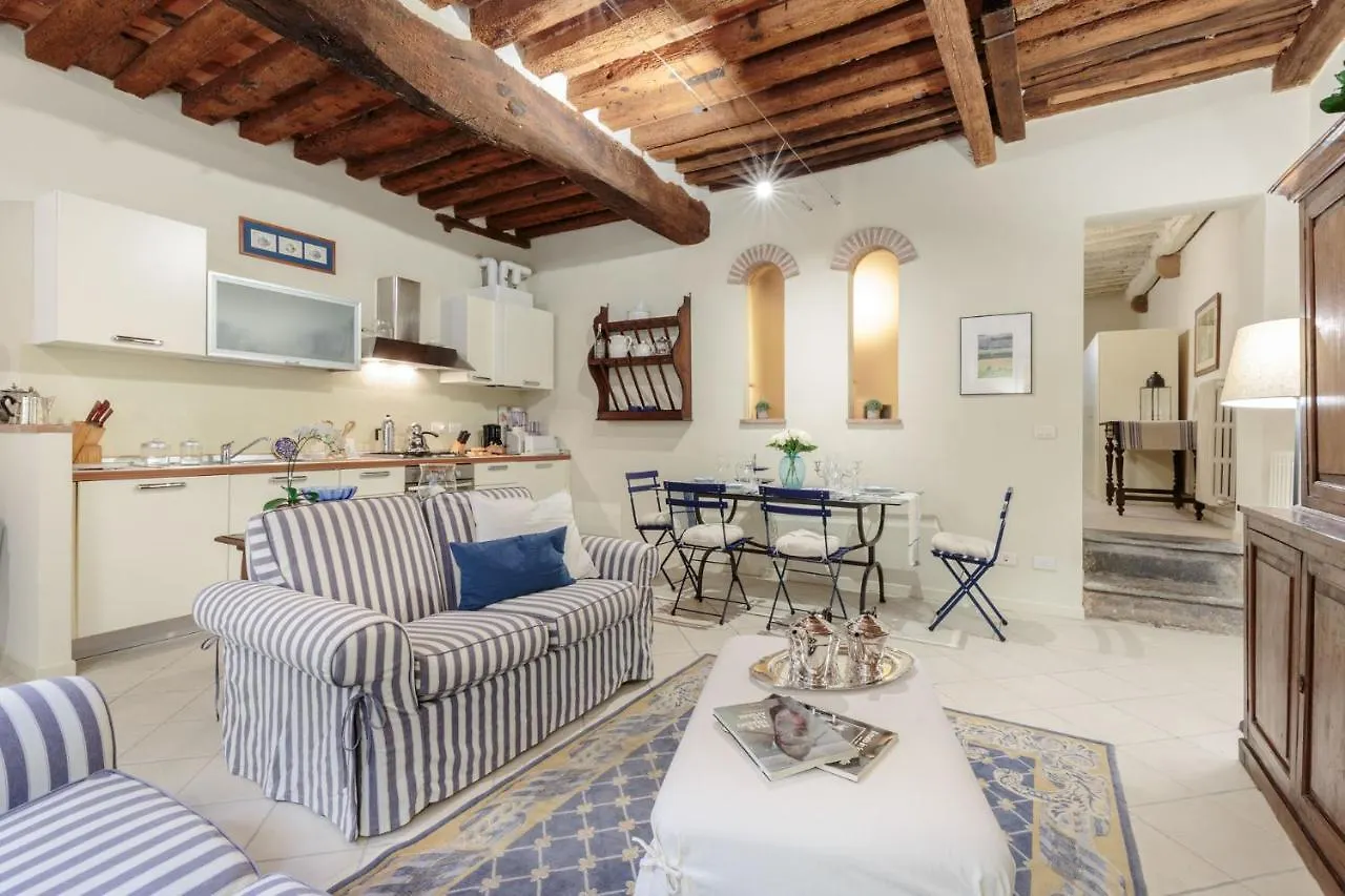 1400'S Apartment, Stylish Smart Ground Floor Apartment Inside Lucca
