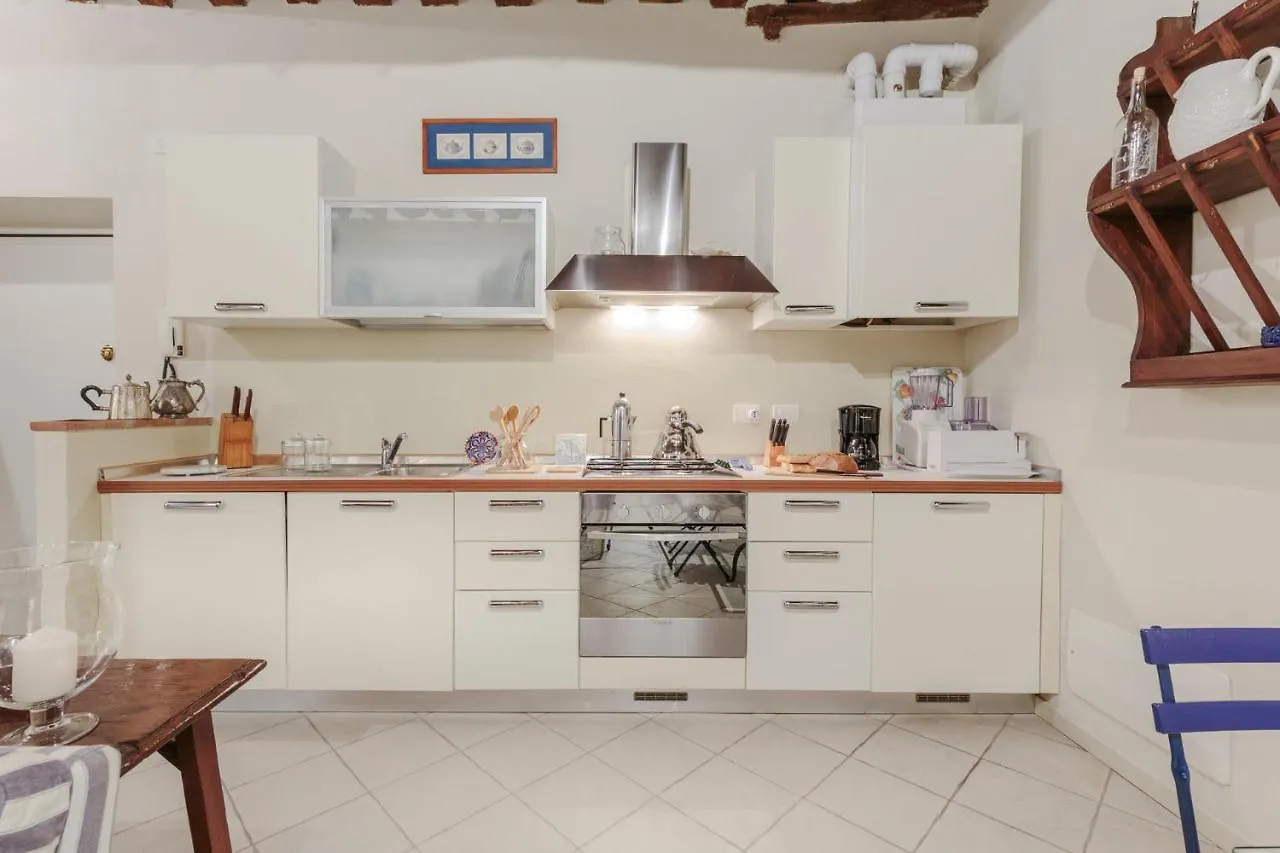 1400'S Apartment, Stylish Smart Ground Floor Apartment Inside Lucca Italy
