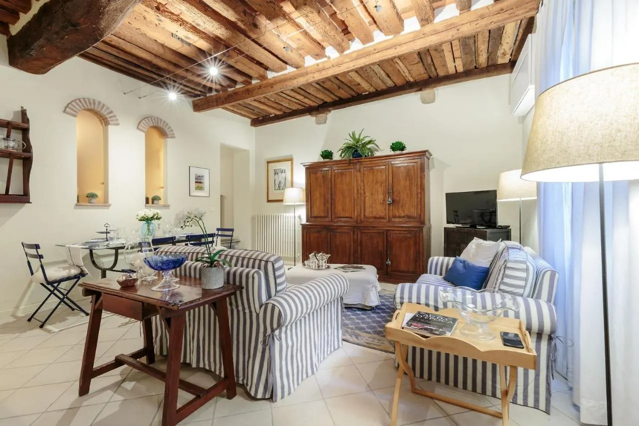 1400'S Apartment, Stylish Smart Ground Floor Apartment Inside Lucca