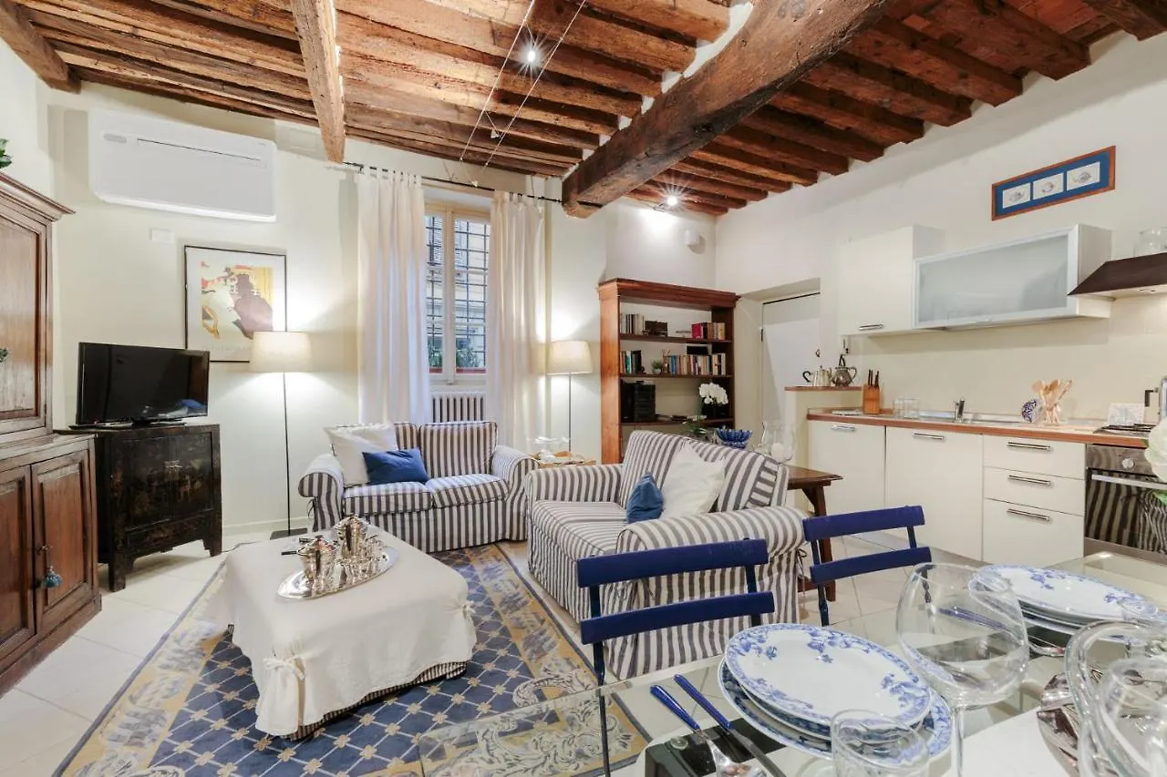 1400'S Apartment, Stylish Smart Ground Floor Apartment Inside Lucca 0*,