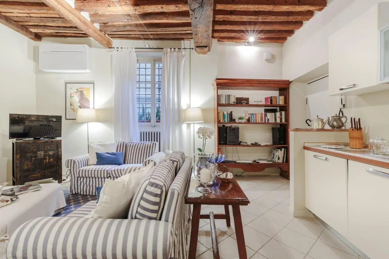 1400'S Apartment, Stylish Smart Ground Floor Apartment Inside Lucca Italy